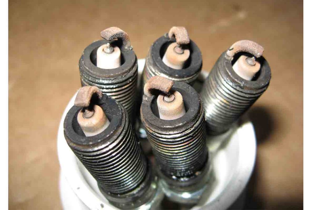 Can Spark Plugs Be Cleaned With Petrol?